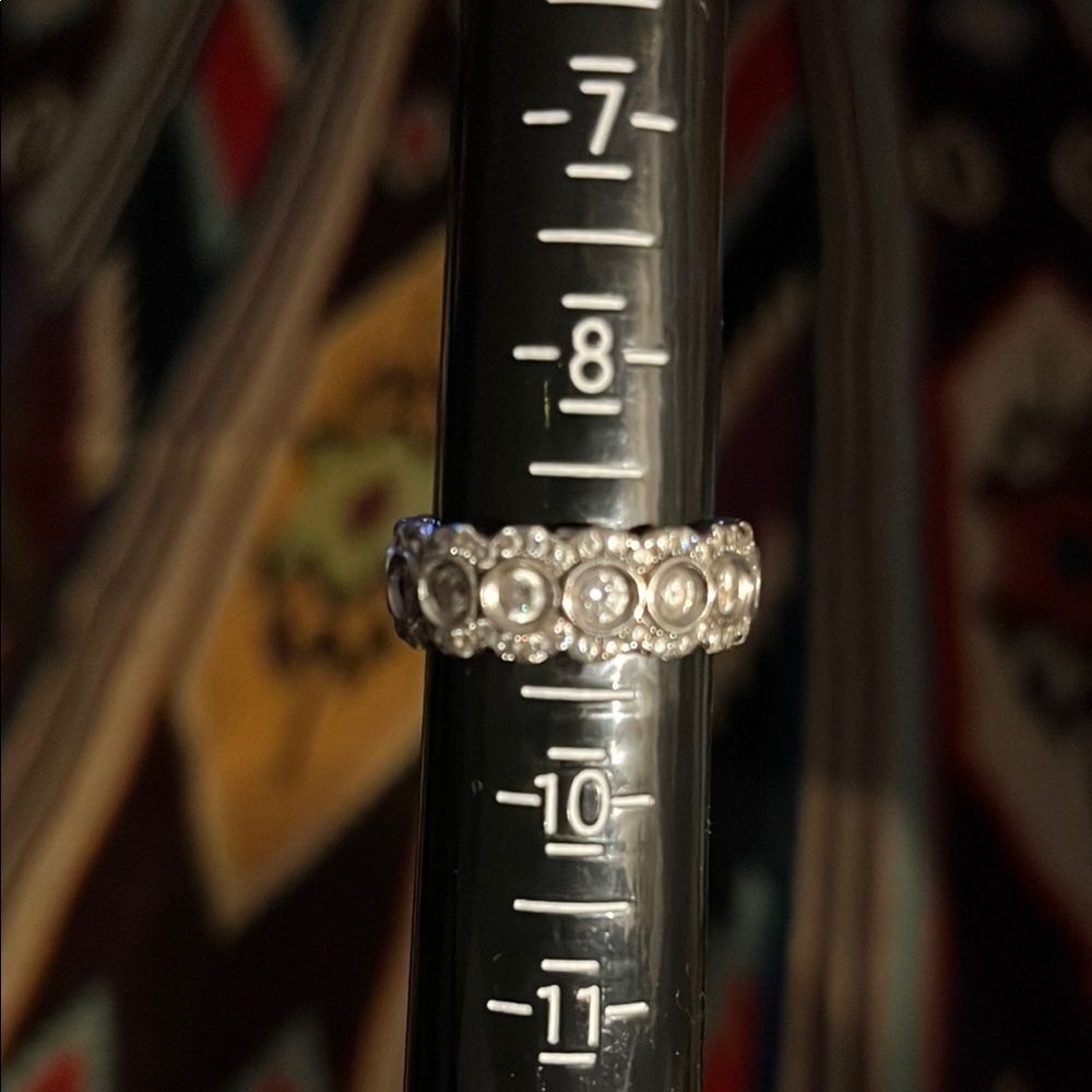 Elegant Silver Ring with Clear Stones